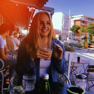 Meet your Posher, Erjona